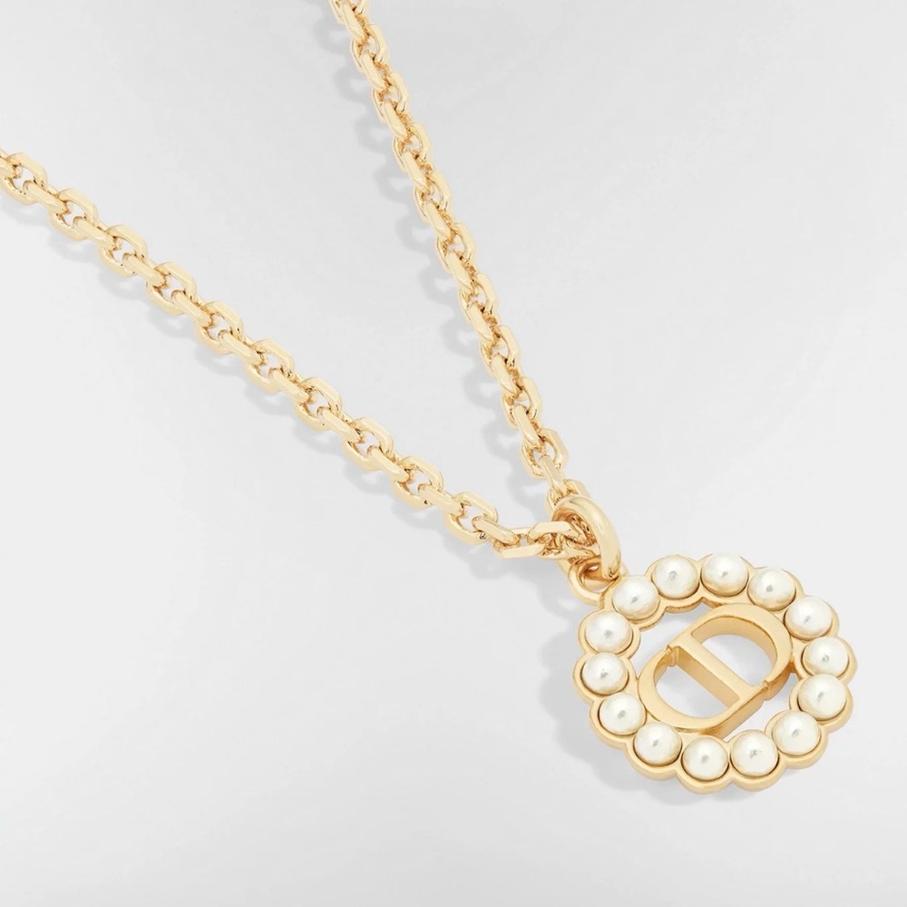 DIOR Petite CD Circle Necklace